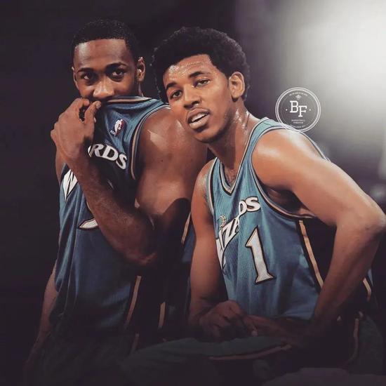 交互也更紧 交互也更紧